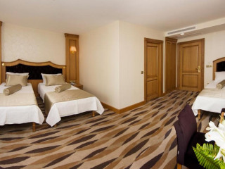 Aprilis Hotel