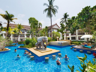 Apsara Beachfront Resort & Villa