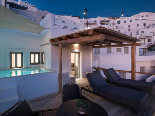 Aqua Luxury Suites by NOMÉE Hospitality Group