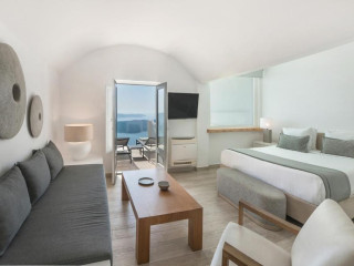 Aqua Luxury Suites by NOMÉE Hospitality Group