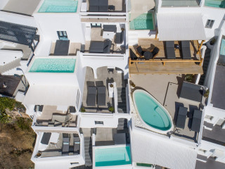 Aqua Luxury Suites Santorini