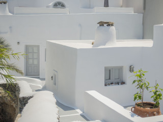 Aqua Serenity Santorini Luxury Suites