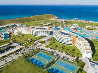 AQUASIS DELUXE RESORT & SPA