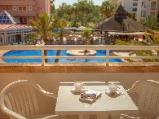 LIVVO Los Calderones - Adults recommended