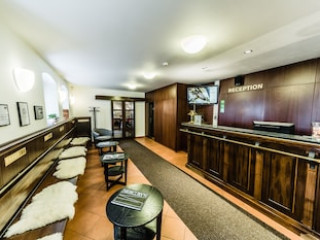 ARCHIBALD AT CHARLES BRIDGE