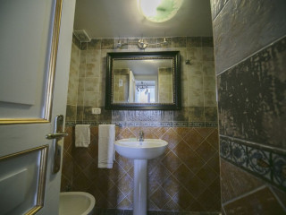 AREA ANGIOINA SUITES
