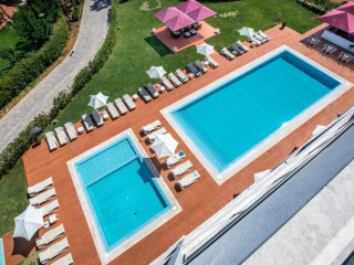 Areias Village Beach Suite Hotel