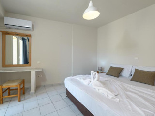 ARES APARTMENT-HOTEL CHC