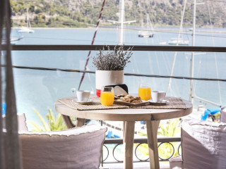 Argostoli Marina Suites