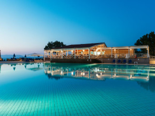 ARINA BEACH HOTEL & BUNGALOWS