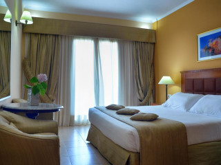 ARITI GRAND HOTEL