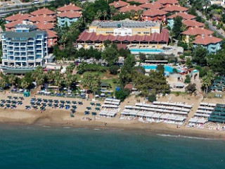 ARMAS GREEN FUGLA BEACH