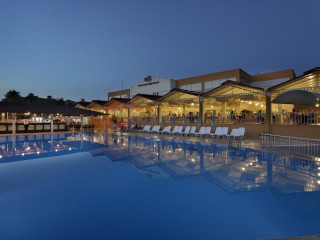 ARMAS GREEN FUGLA BEACH