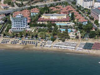 ARMAS GREEN FUGLA BEACH