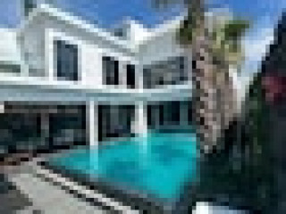 Art Pool Villa