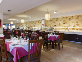 ASTERION - LUXURIOUS BEACH HOTEL& SUITES