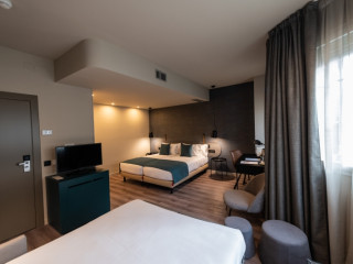 Atenea Rekord Suites