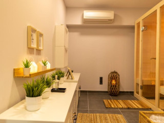 Athenian Riviera Hotel& Suites