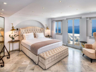 ATHINA LUXURY SUITES