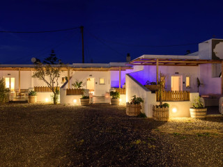 Athiri Luxury Suites Santorini