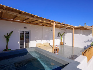 Athiri Luxury Suites Santorini