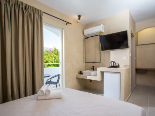 Atma Beach Rooms and Suites