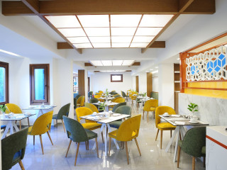 Atrium Ambiance Hotel (Adults Only)