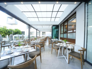 Atrium Ambiance Hotel