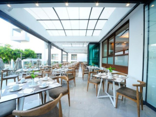 ATRIUM AMBIANCE HOTEL 