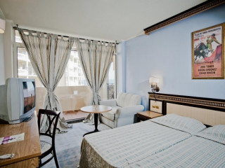 ATRIUM BEACH HOTEL