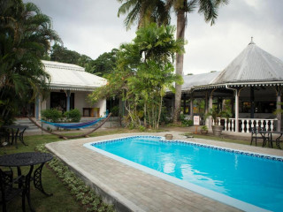 Auberge d'Anse Boileau & Restaurant Chez Plume Resort