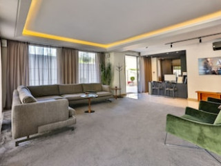 AVANTI HOTEL & SPA
