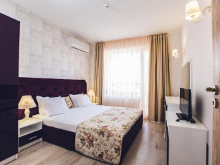Avenue Deluxe