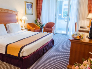 AVENUE HOTEL