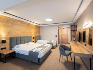 Avenue Hotel