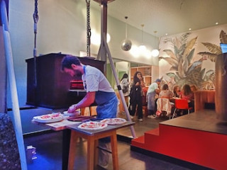 AVENUE ROOMS AND SUITES