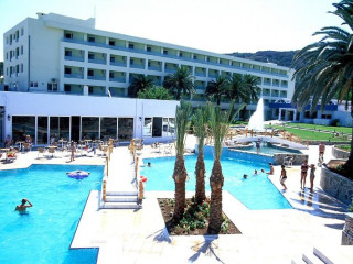 Avra Beach Hotel