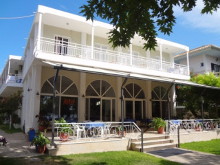 Avra Beach Hotel