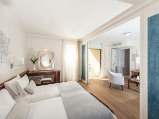 AVRA CITY BOUTIQUE HOTEL