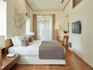 AVRA CITY BOUTIQUE HOTEL