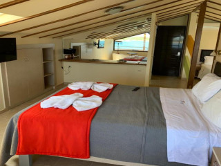 Avra Hotel