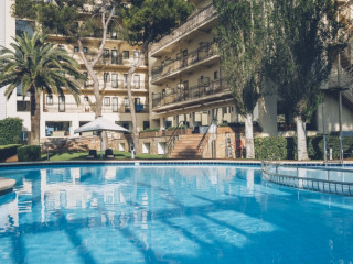 AYA Seahotel