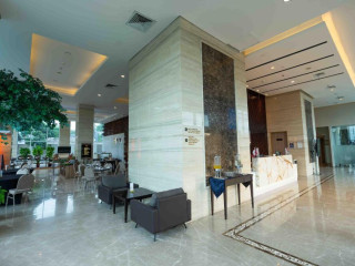 Azana Suites Hotel Antasari
