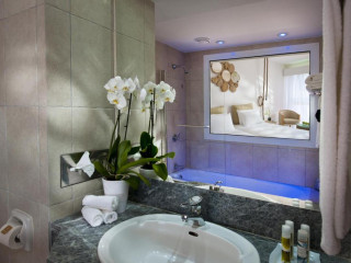 Azia Resort & Spa