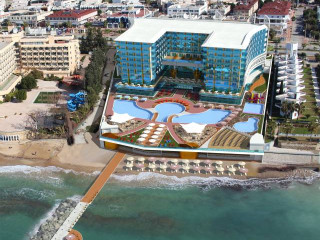 AZURA DELUXE RESORT