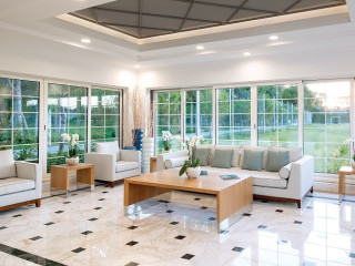 HOLIDAY WORLD PREMIUM RESORT