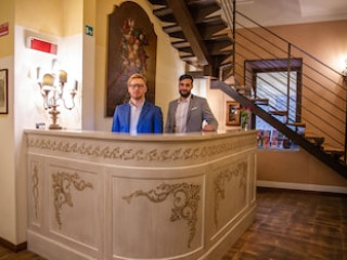 B AND B GALILEO 2000