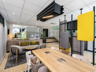 B AND B NICE AEROPORT ARENAS