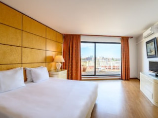 B-APARTHOTEL MONTGOMERY