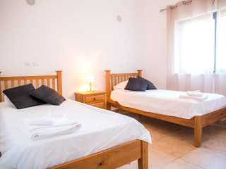 B05 - Luxury Central 2 bed with Spa by DreamAlgarve